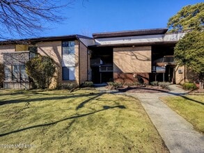 Building Photo - 12 Pine Cluster Cir