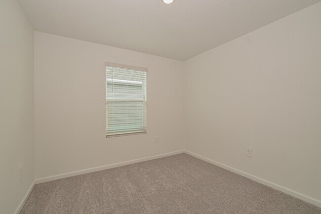 Building Photo - 2534 Absolute Ave