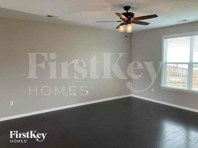Building Photo - 308 Silverleaf Ln