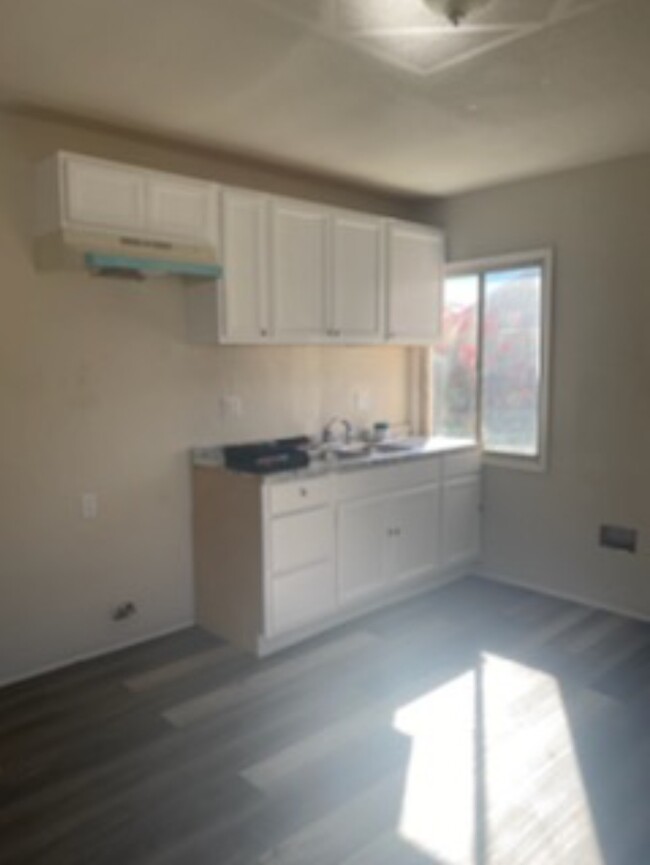 Foto del edificio - 1033 W Spruce St