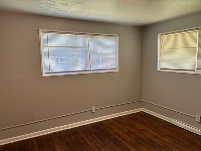 Building Photo - Lovely 3-bedroom Home Available for Rent