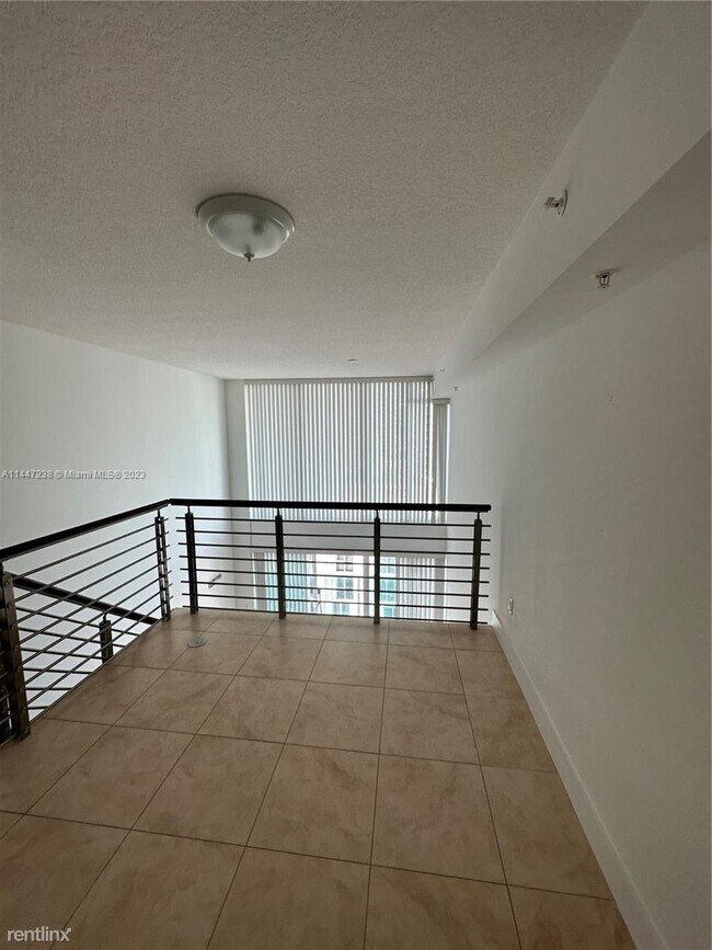 Foto del edificio - 1 br, 1.5 bath Condo - 41 SE 5th St Apt 1612