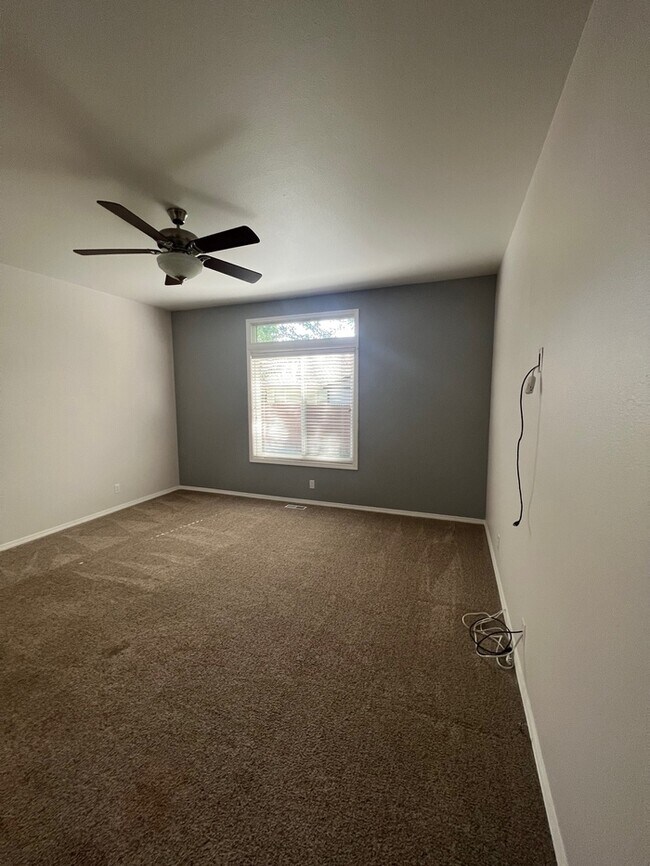 Foto del edificio - Great Spacious 3 Bed 2 Bath in Eagle!