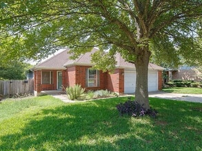 Building Photo - 2215 Patsy Pkwy