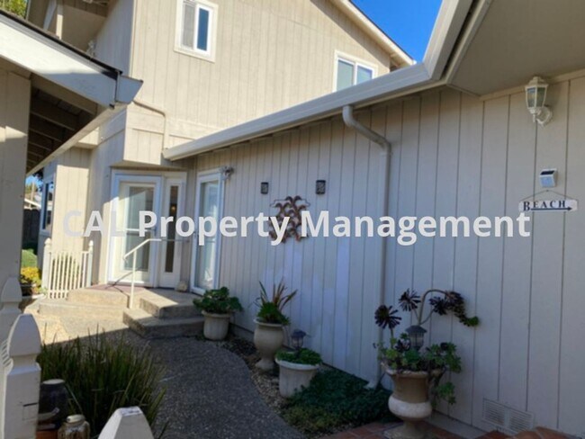 Building Photo - Unique 4 bed/ 3.5 Bath Home in South Salin...