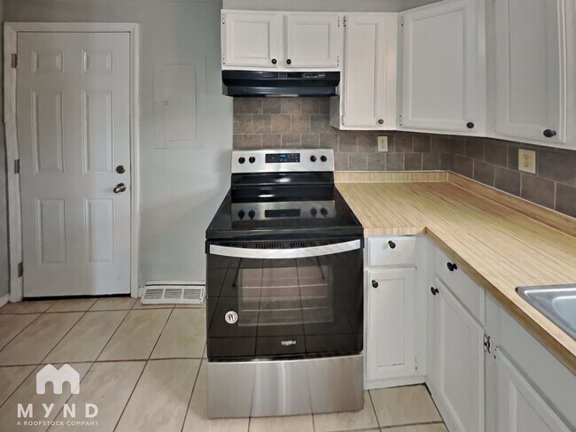 Foto del edificio - 5102 Willow Run Dr