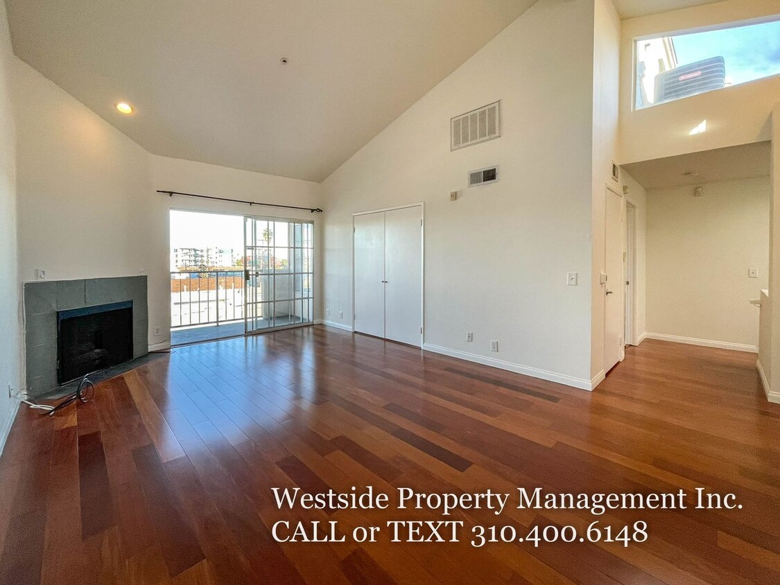 Foto principal - Mar Vista Upper 3Bd/2.5BA Multi-Level Condo