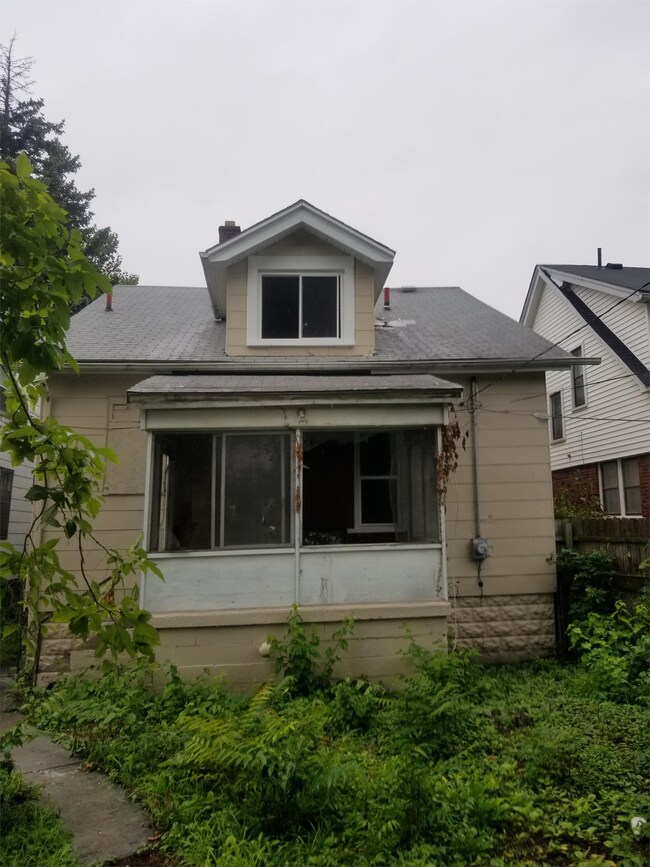 Building Photo - 14042 Cloverlawn Ave