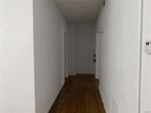 Building Photo - 204 E Main St