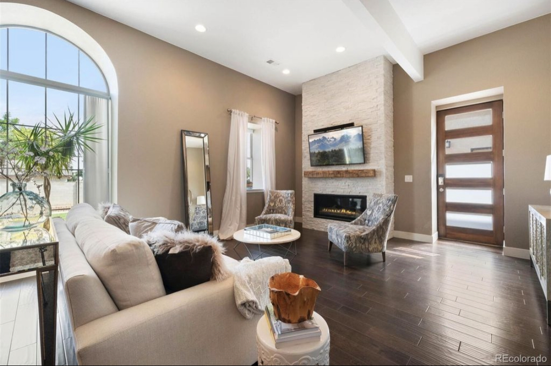 Foto principal - 3925 Shoshone St