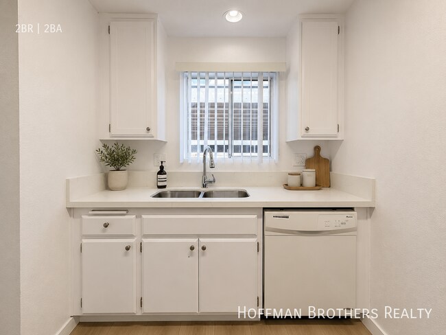 Building Photo - 14257 Friar St