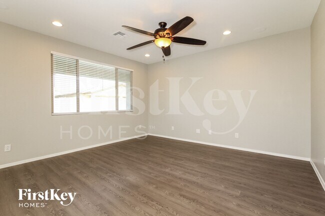 Foto del edificio - 10242 W Levi Dr