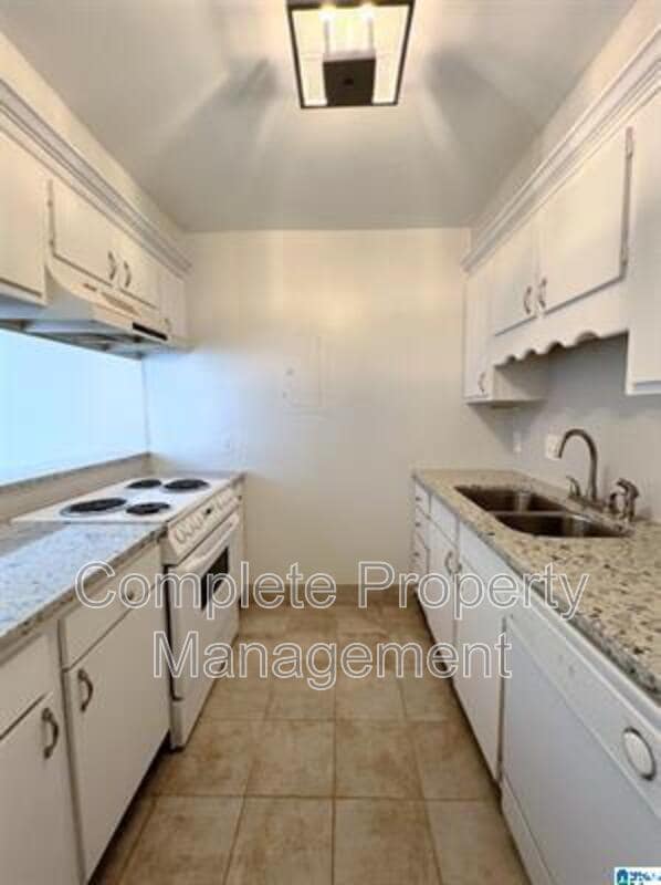 Foto del edificio - 3350 Altamont Rd