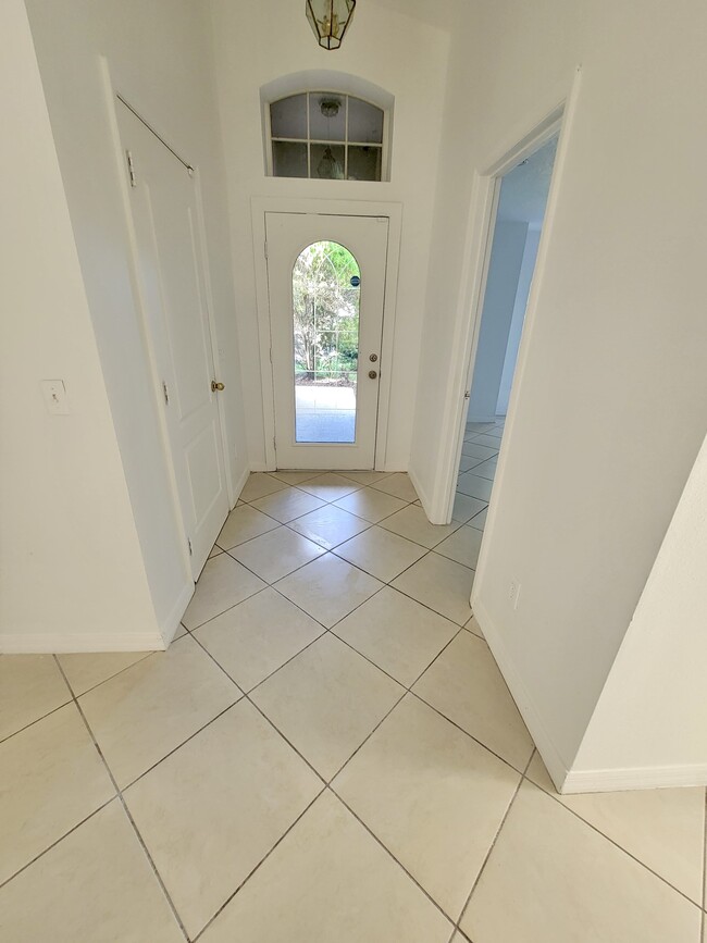 Foto del edificio - 12750 Sophiamarie Loop