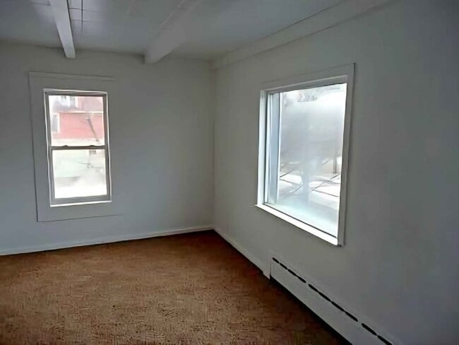 Building Photo - 115 3rd St S