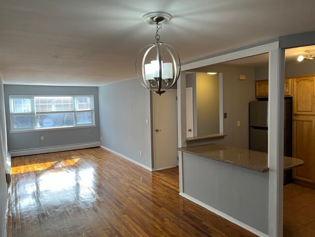 Building Photo - 9454 Ridge Blvd