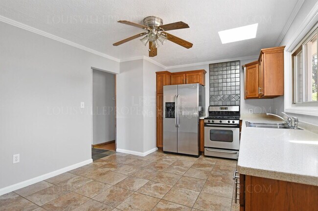 Foto del edificio - 8212 Devonshire Dr