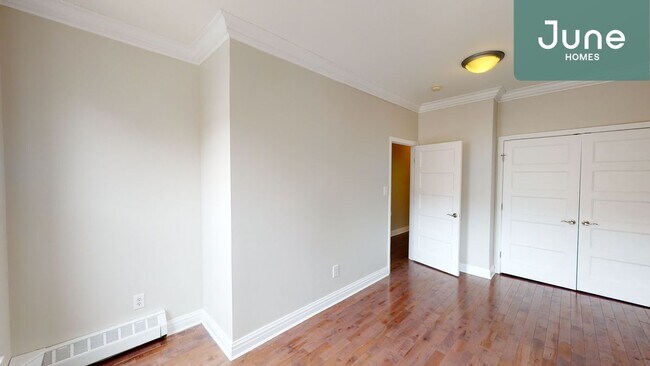 Foto del edificio - Full room in 4-bed/2.0-bath Home