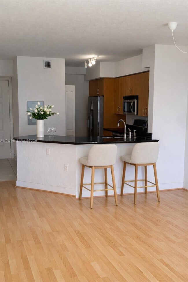 Foto del edificio - 1830 Radius Dr