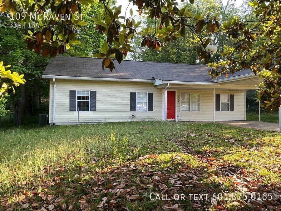 Primary Photo - 109 McRaven St