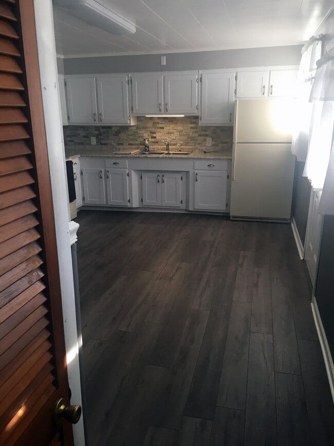 Kitchen - 1113 Prescott Ave