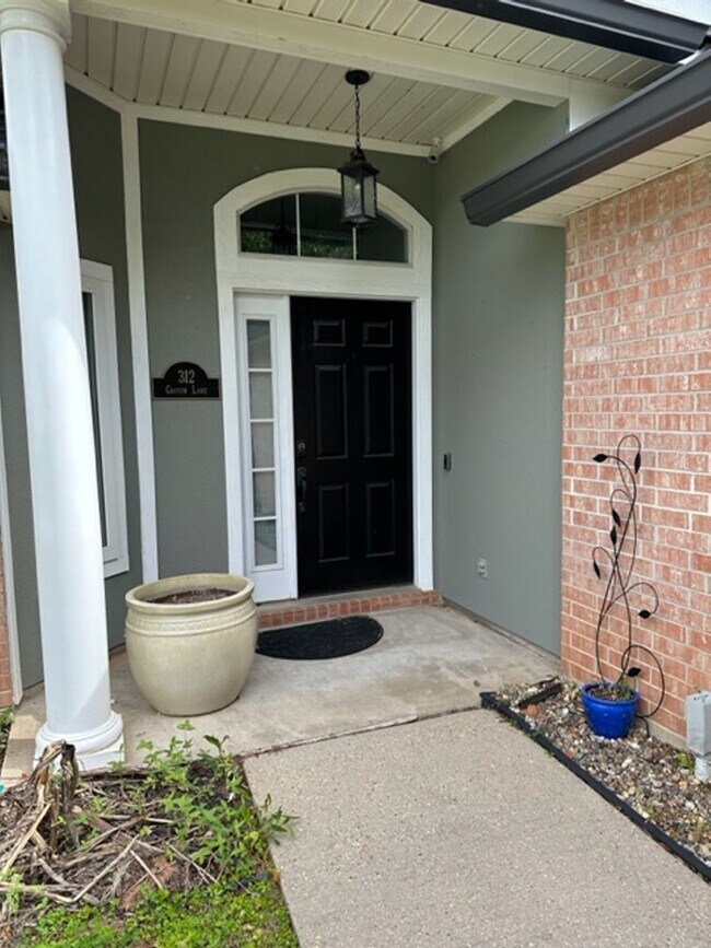 Building Photo - Custom Built Home