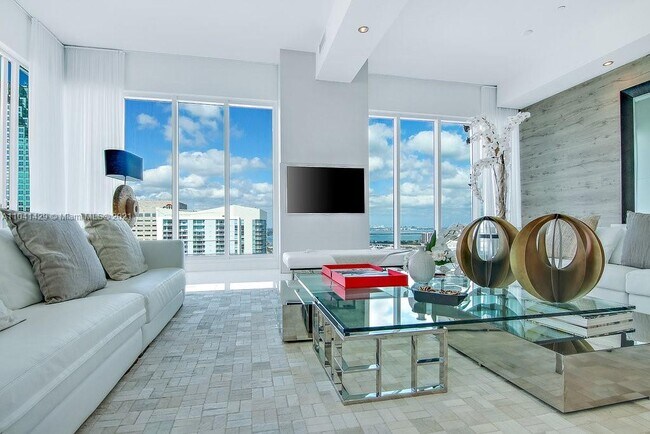 Building Photo - 900 Brickell Key Blvd