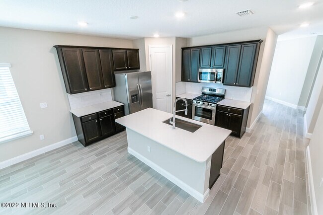 Foto del edificio - 304 Stillwater Blvd