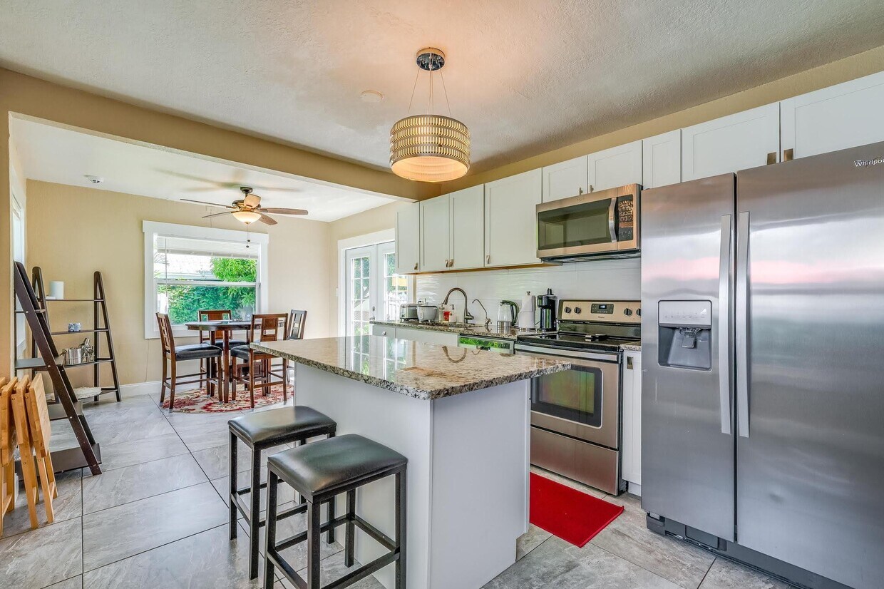 Foto principal - 733 Green St