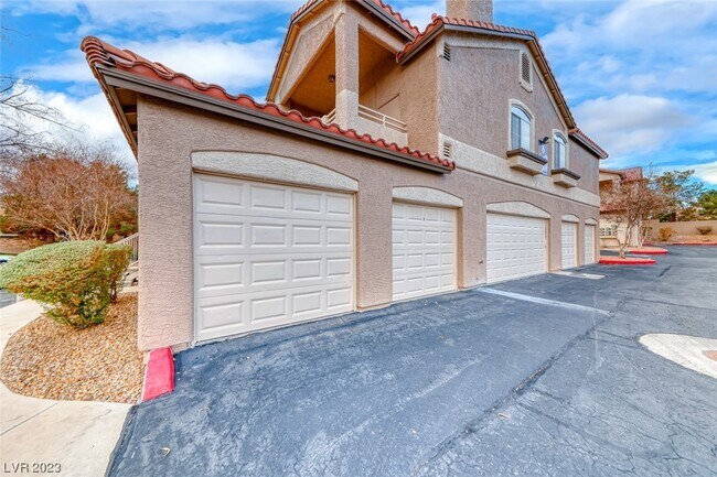Building Photo - 75 N Valle Verde Dr