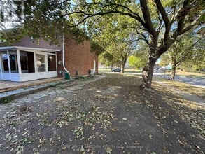 Building Photo - 137 Jansen Ave