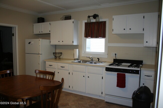 Building Photo - 55 Beekman St