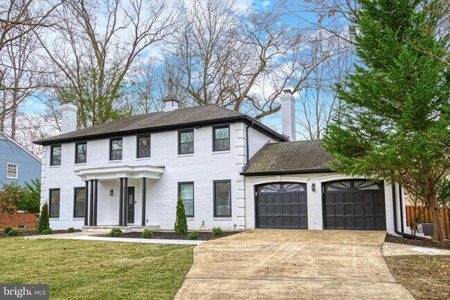 Building Photo - 4311 Southwood Dr