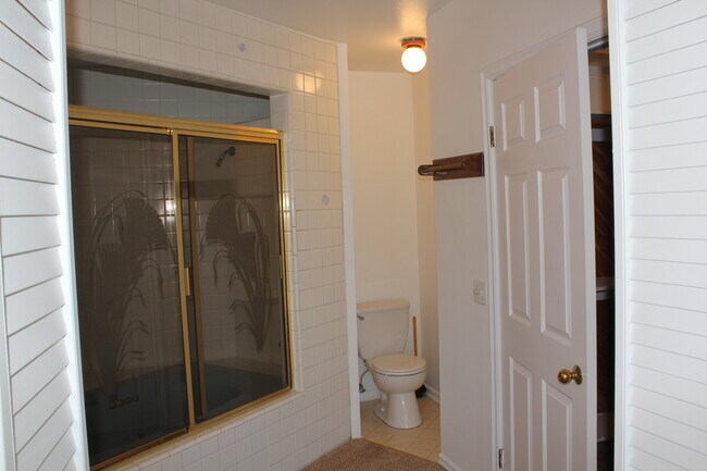 Building Photo - 669 W 26th St