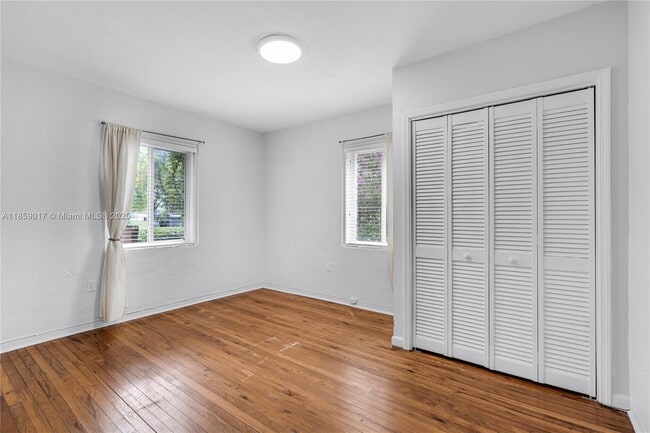 Foto del edificio - 6257 SW 14th St
