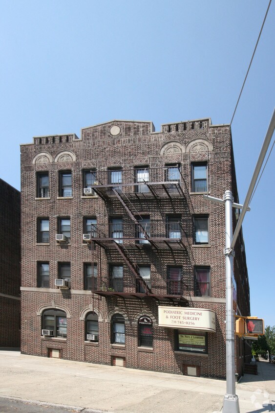 Building Photo - 7202-7212 4th Ave