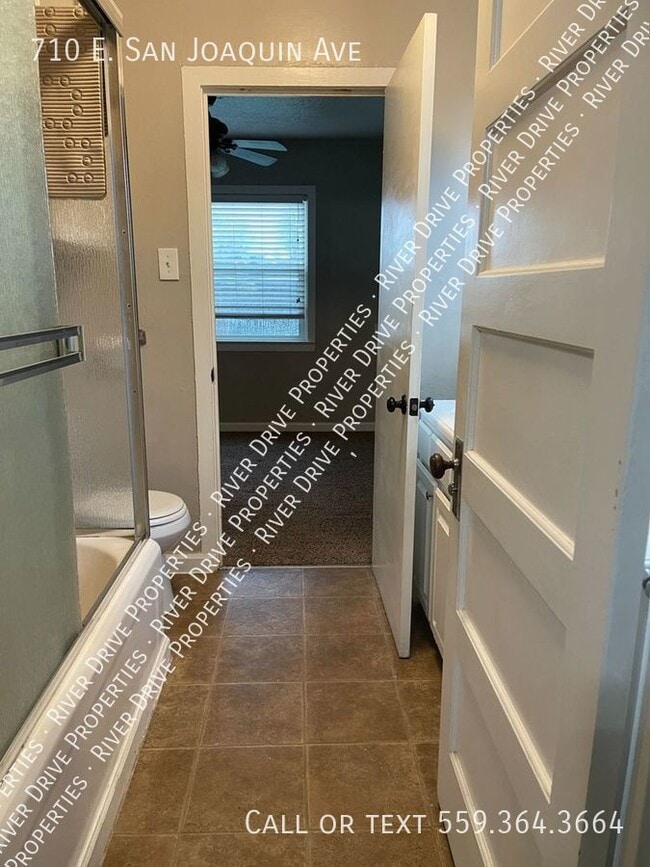 Building Photo - Tulare 2-Bedroom!