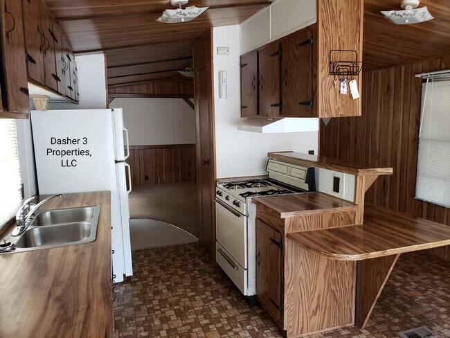 Building Photo - 462 Mapleleaf Cir