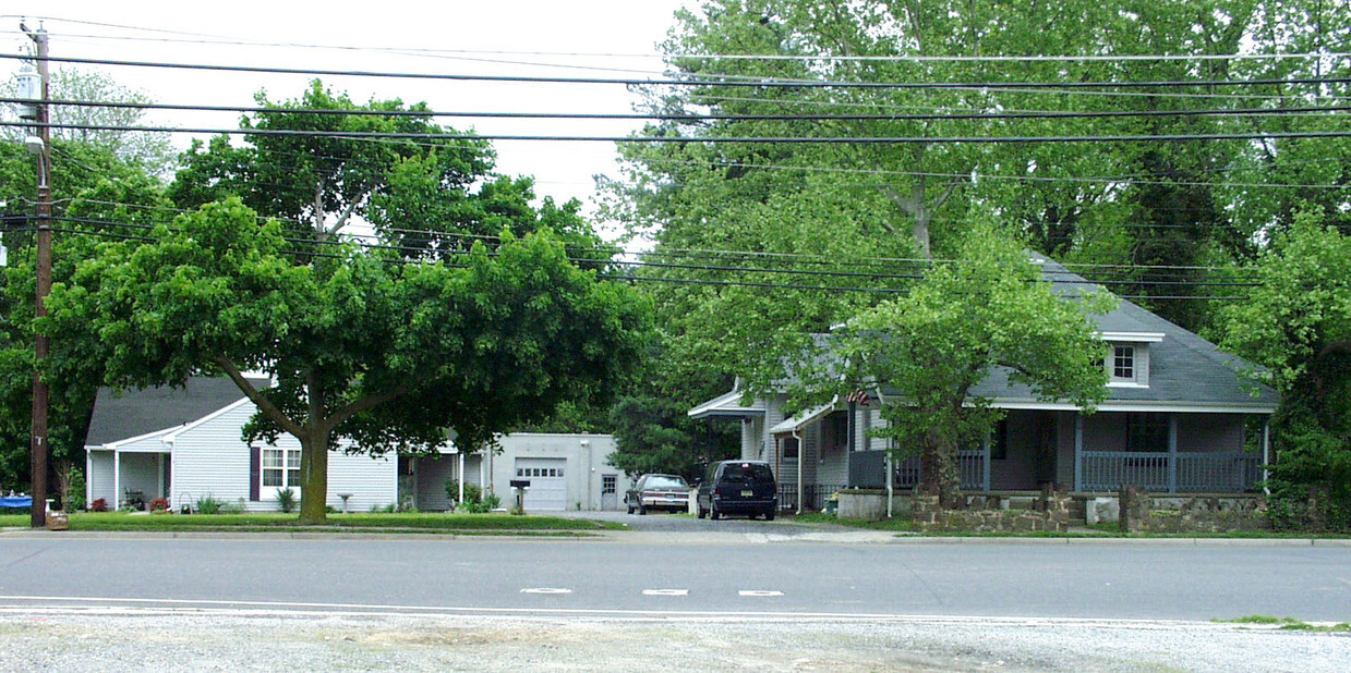 Building Photo - 128 S Main St