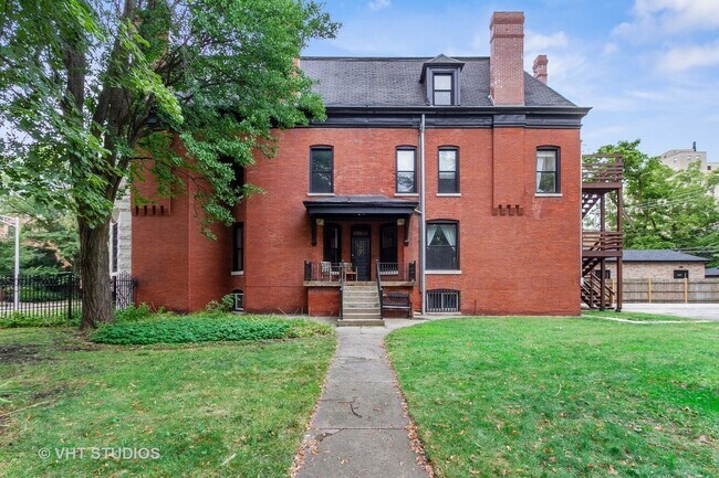 Building Photo - 5139 S Dorchester Ave