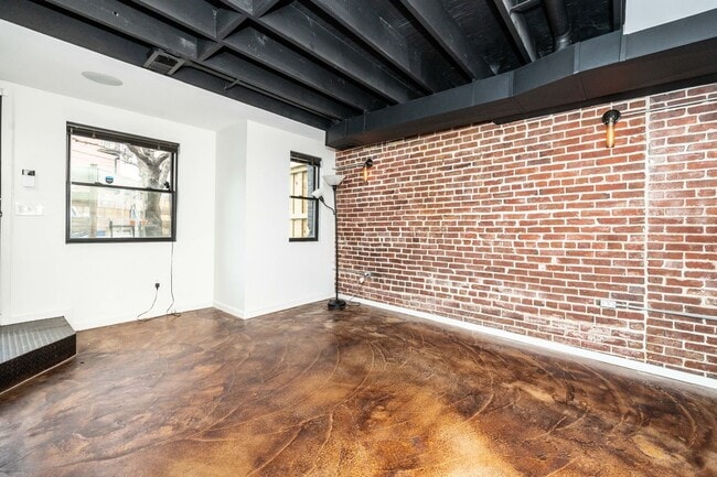Building Photo - 811 T St NW