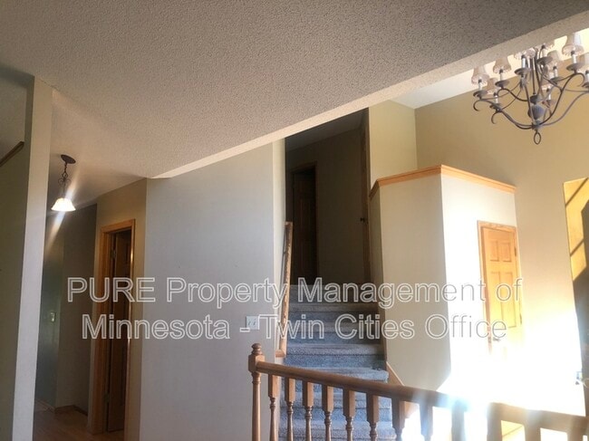 Building Photo - 1680 Thornhill Ln