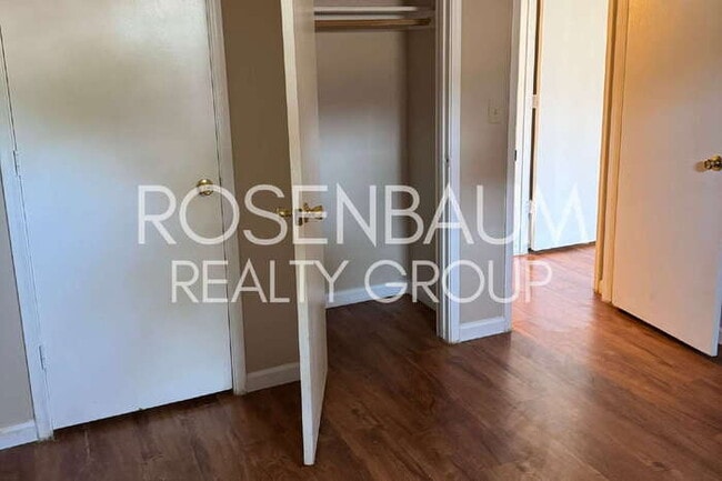 Foto del edificio - 1518 E Hedrick Dr