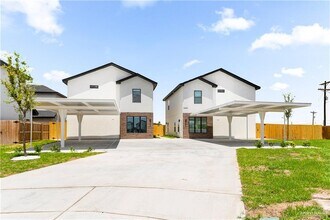 Building Photo - 2409 E Viviana St