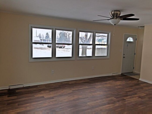 Foto del edificio - Completely Remodeled 3 Bedroom