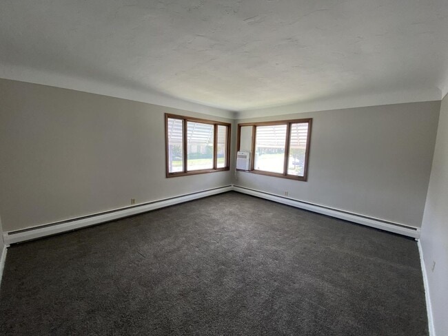 Building Photo - 6326 Ridge Rd