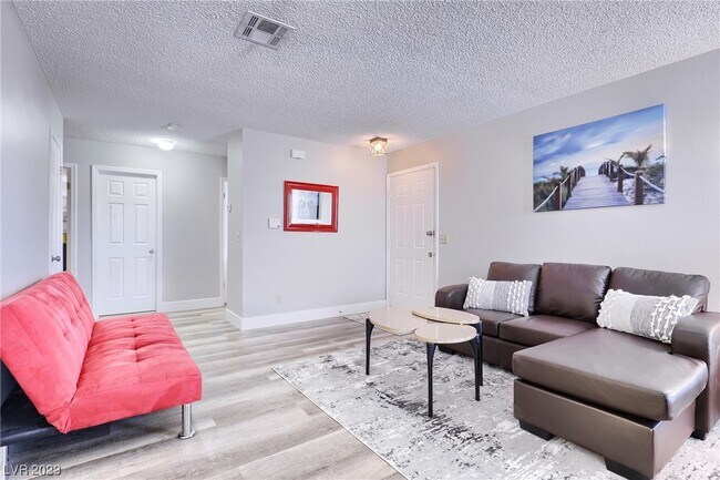Foto del edificio - 5576 W Rochelle Ave.