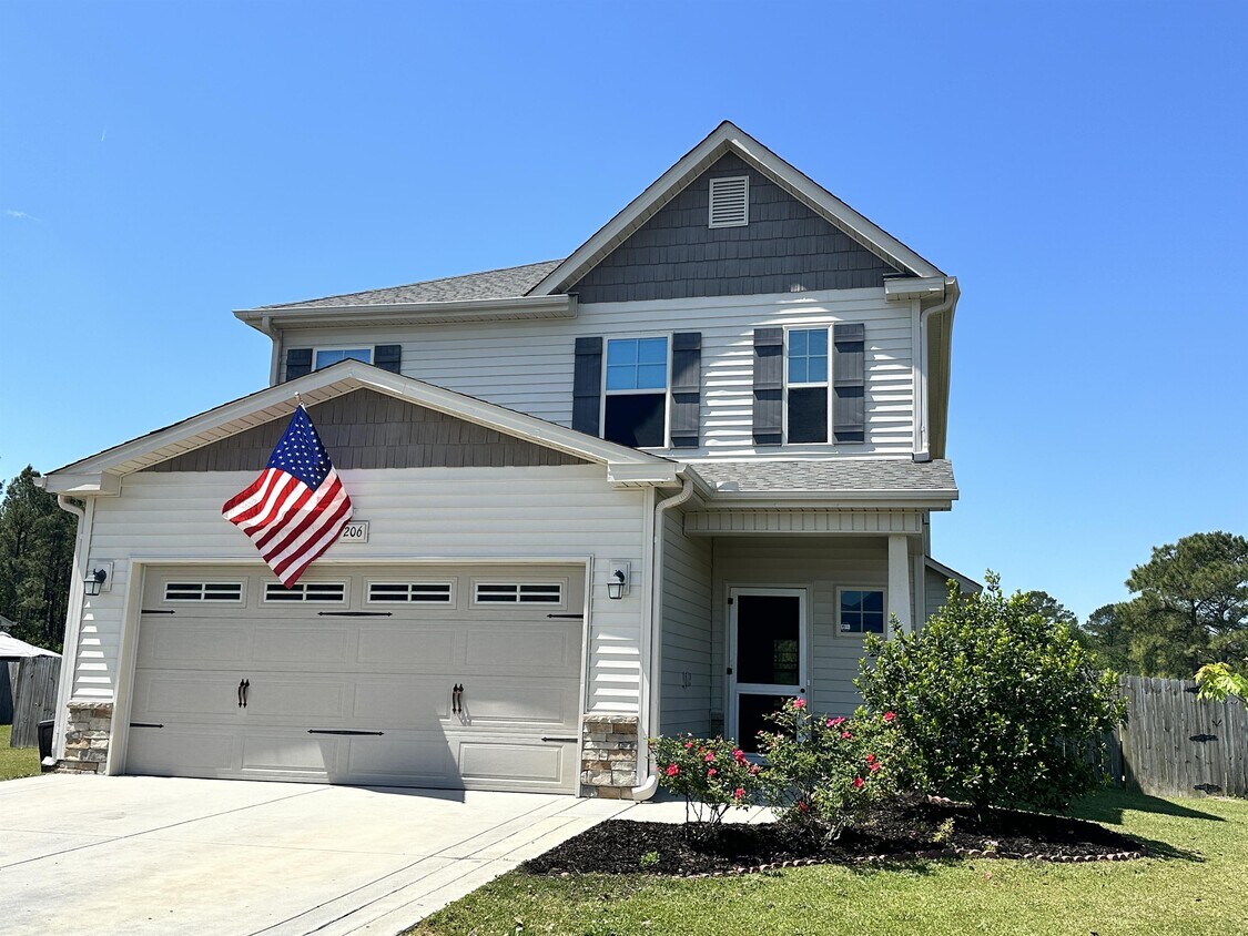 Primary Photo - 206 Mango Pl S