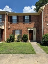 Building Photo - 306 Circuit Ln