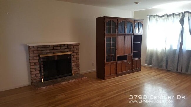 Building Photo - 3790 Century Dr